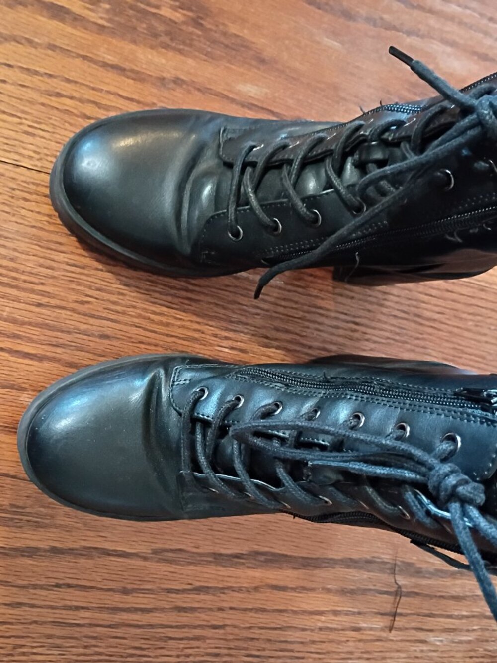 Women's Lace up Boots - Picture 9 of 10
